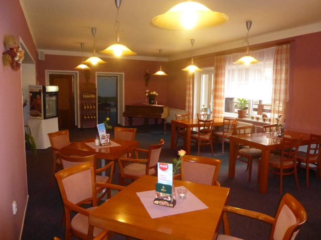 Hotel Zatisi Františkovy Lázně Buitenkant foto
