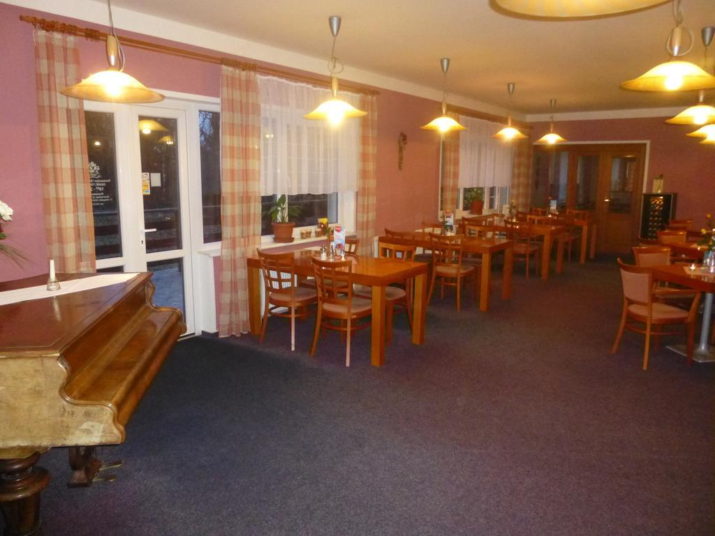 Hotel Zatisi Františkovy Lázně Buitenkant foto