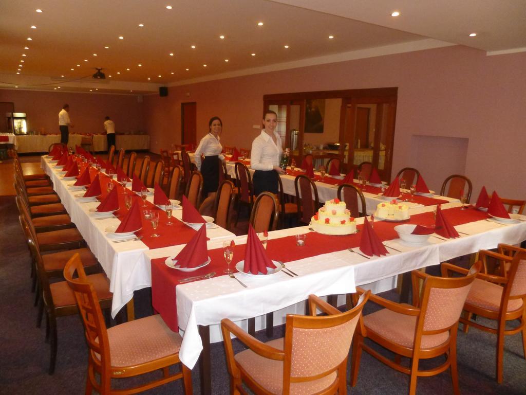 Hotel Zatisi Františkovy Lázně Buitenkant foto