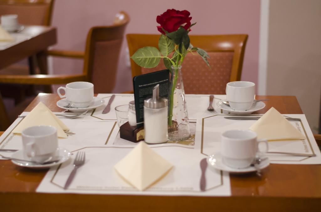 Hotel Zatisi Františkovy Lázně Buitenkant foto