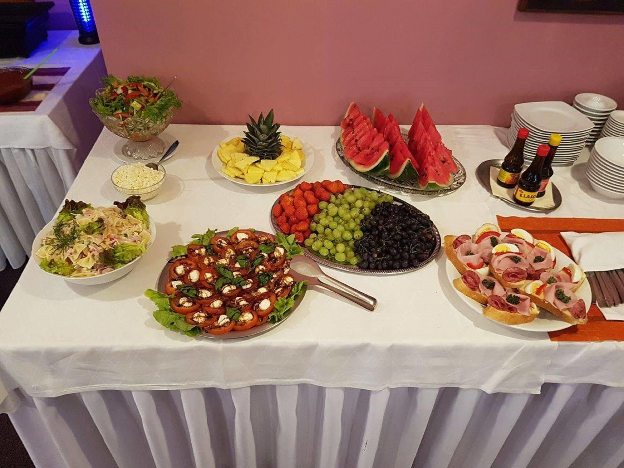 Hotel Zatisi Františkovy Lázně Buitenkant foto
