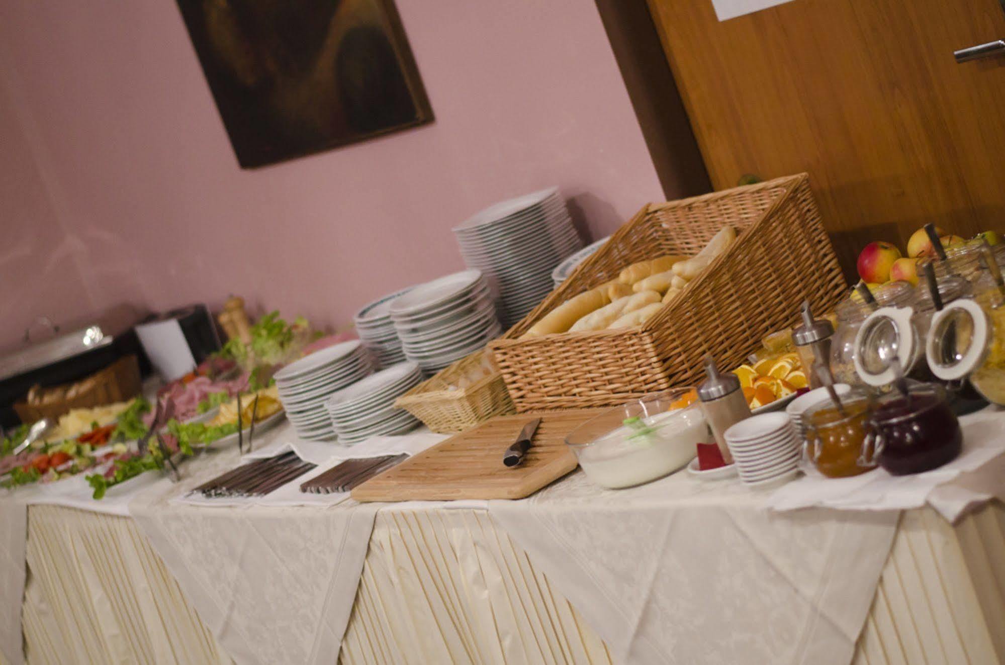 Hotel Zatisi Františkovy Lázně Buitenkant foto