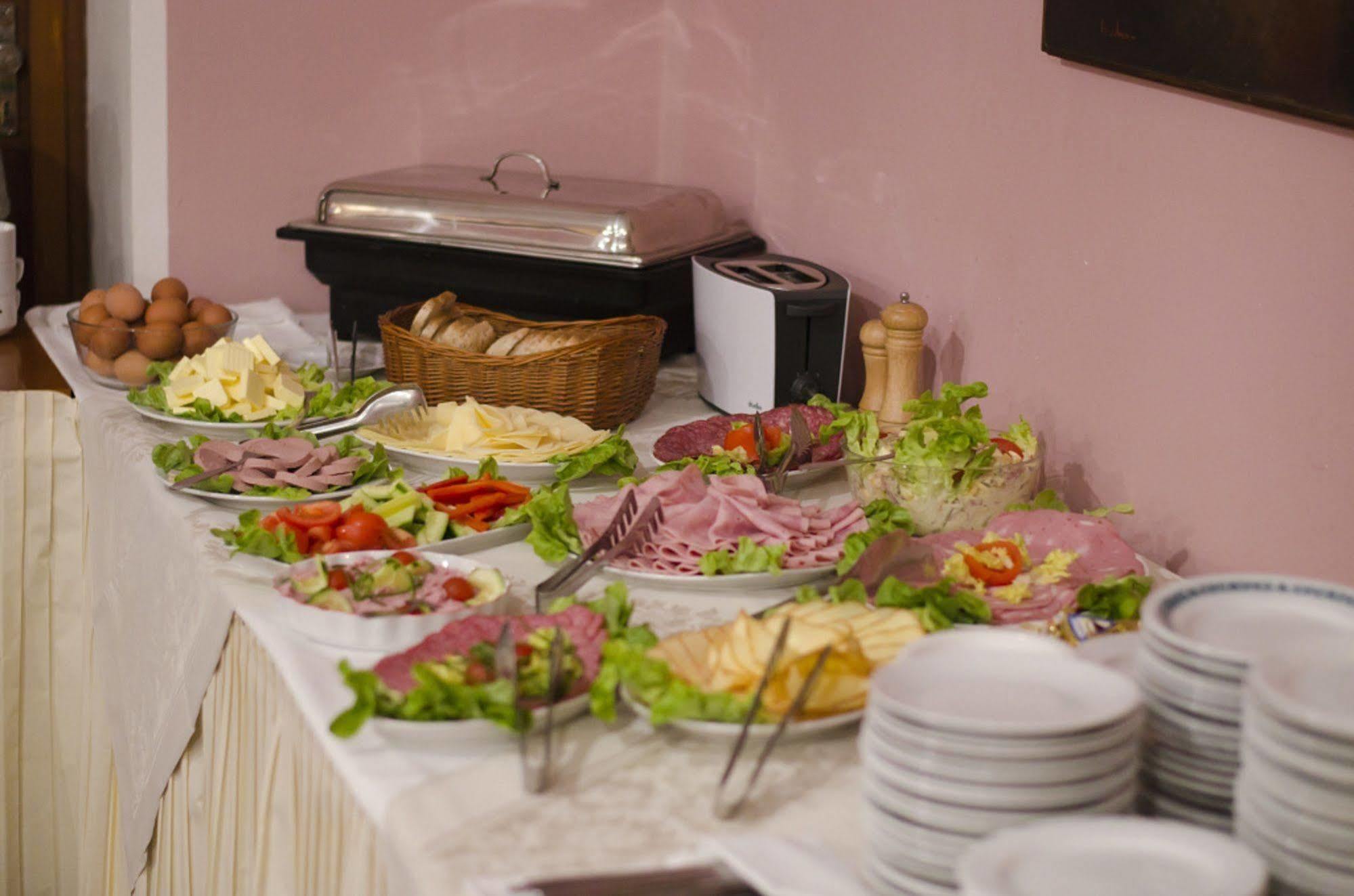 Hotel Zatisi Františkovy Lázně Buitenkant foto
